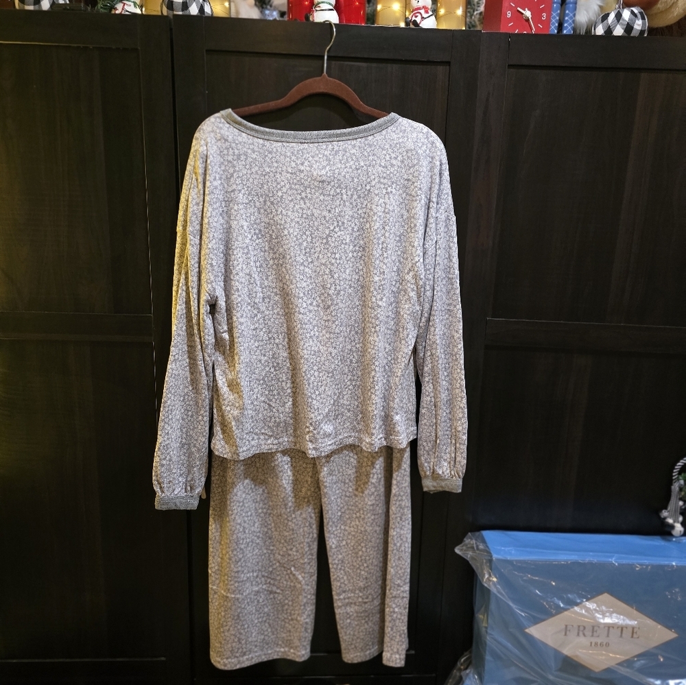 Bloomingdales Jane & Bleecker Colorful Patterned Drawstring  Pajama Set Size: XL - Picture 5 of 12